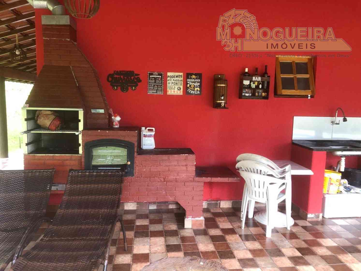 Chacará com 2500 m2 em Guararema