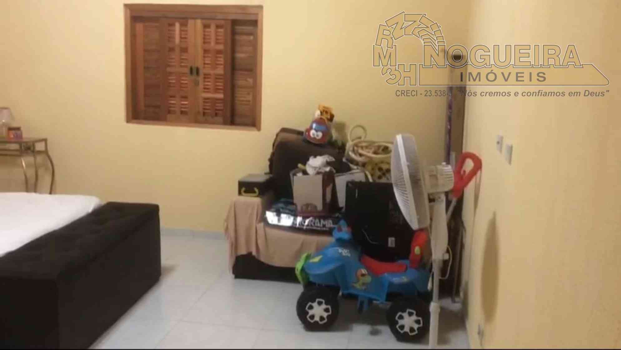 Chacará com 2500 m2 em Guararema