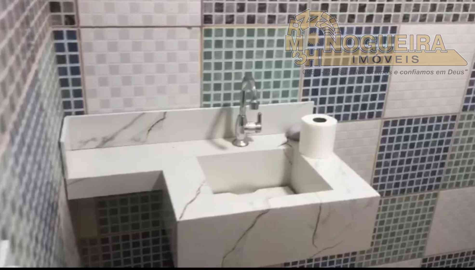 Chacará com 2500 m2 em Guararema