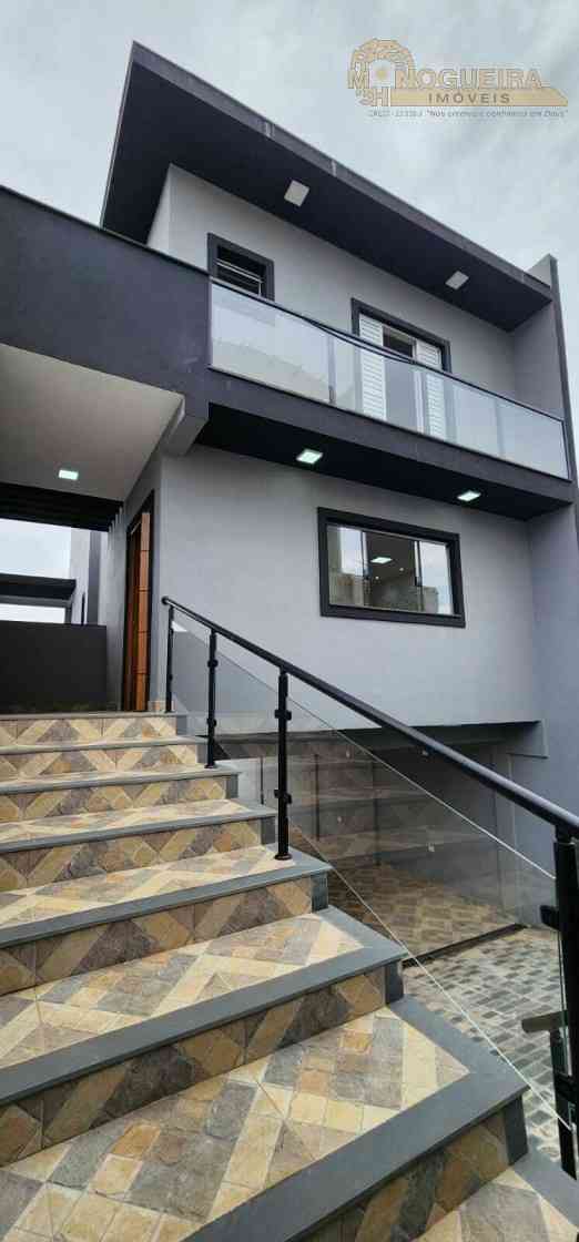 Sobrado novo  na Vila Carmela