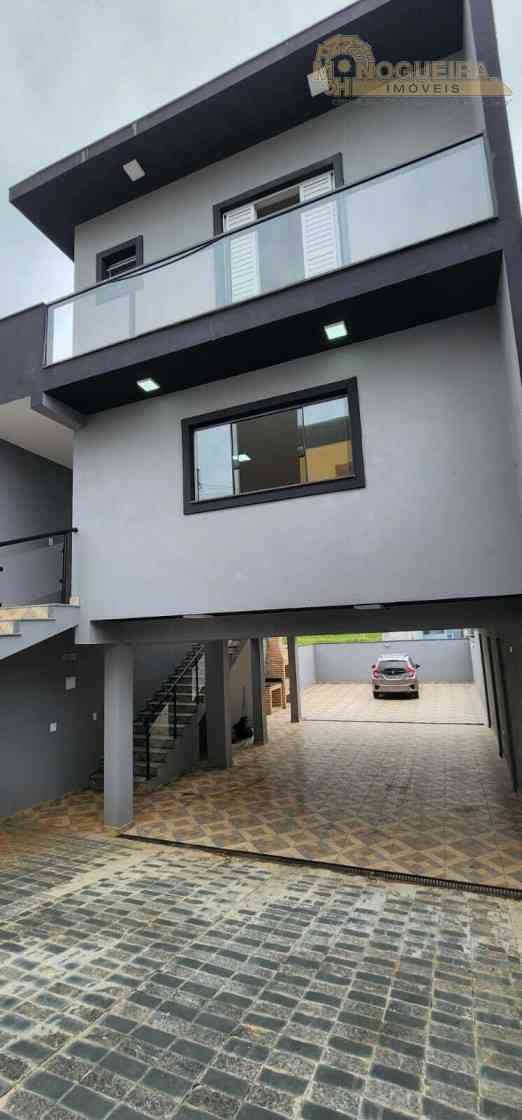 Sobrado novo  na Vila Carmela