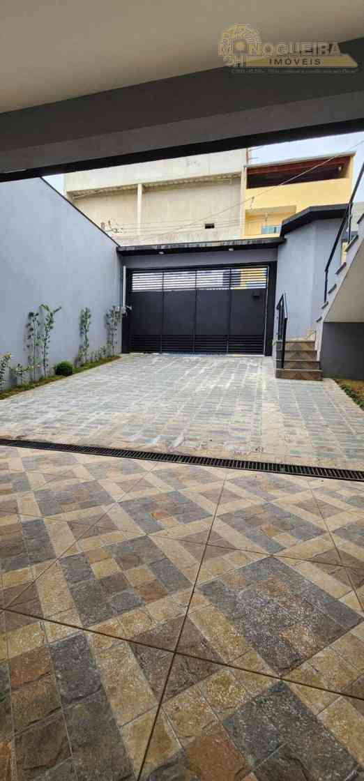 Sobrado novo  na Vila Carmela