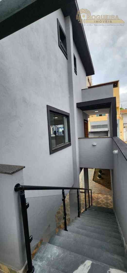 Sobrado novo  na Vila Carmela