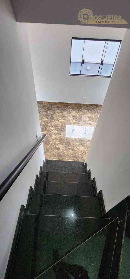 Sobrado novo  na Vila Carmela