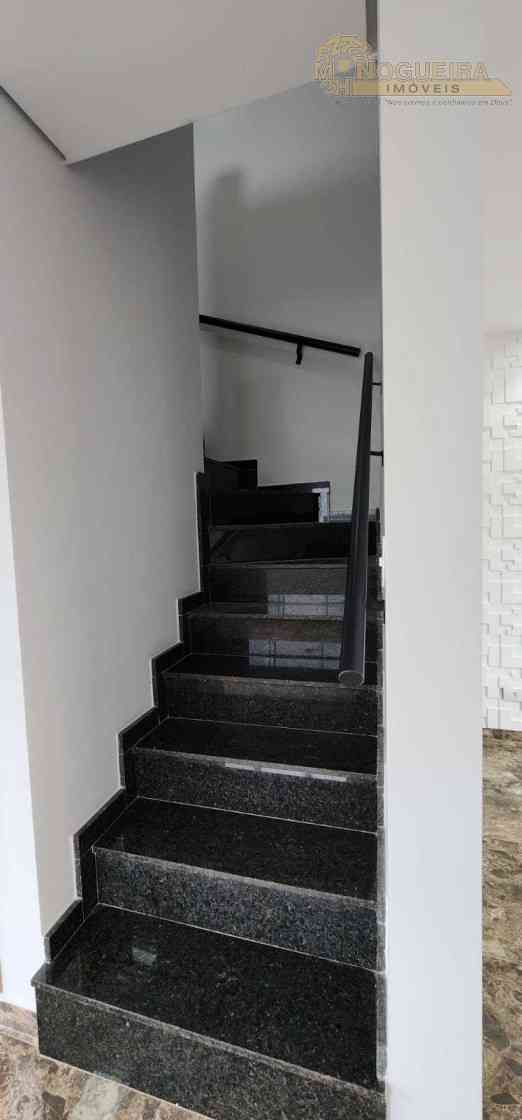 Sobrado novo  na Vila Carmela