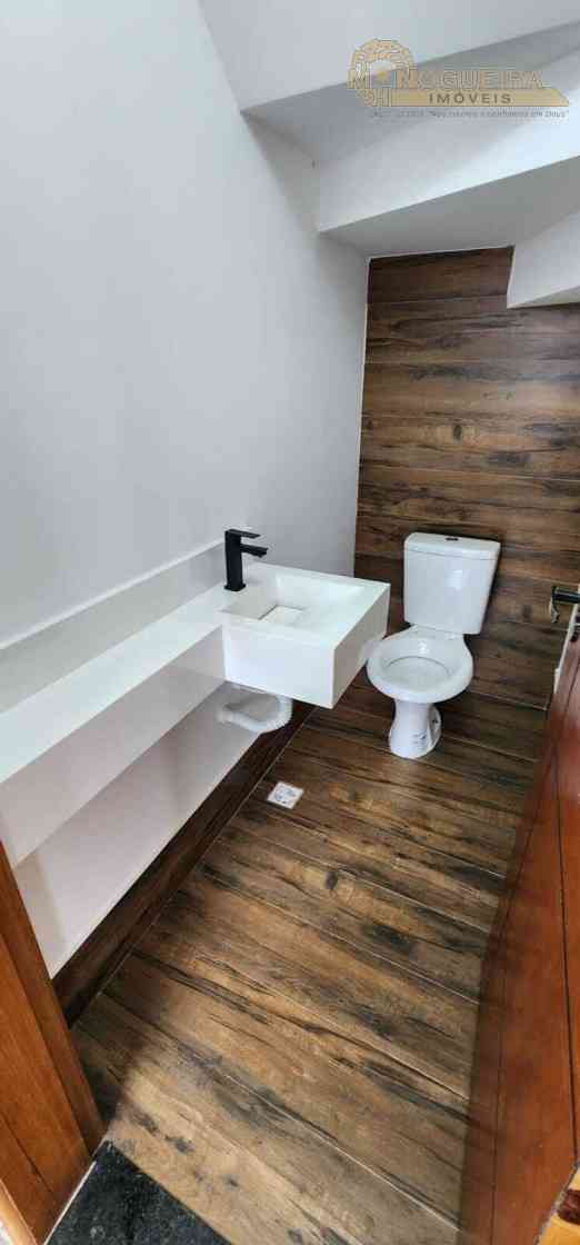 Sobrado novo  na Vila Carmela