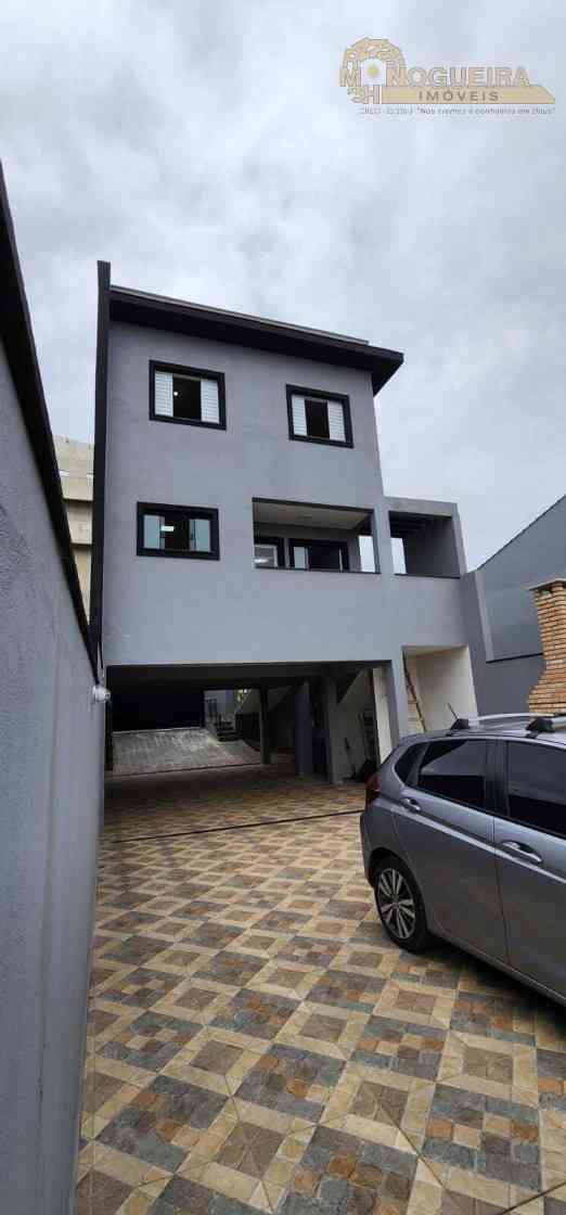 Sobrado novo  na Vila Carmela