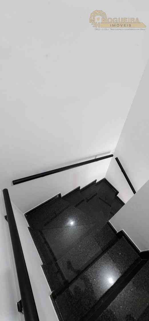 Sobrado novo  na Vila Carmela