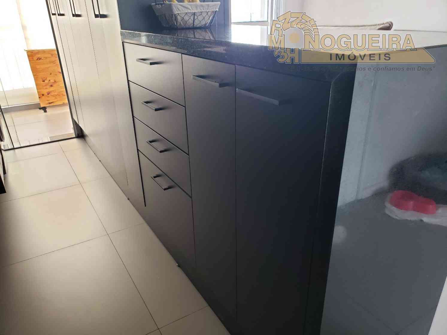 Apto na Vila Augusta, 71 m² com depósito