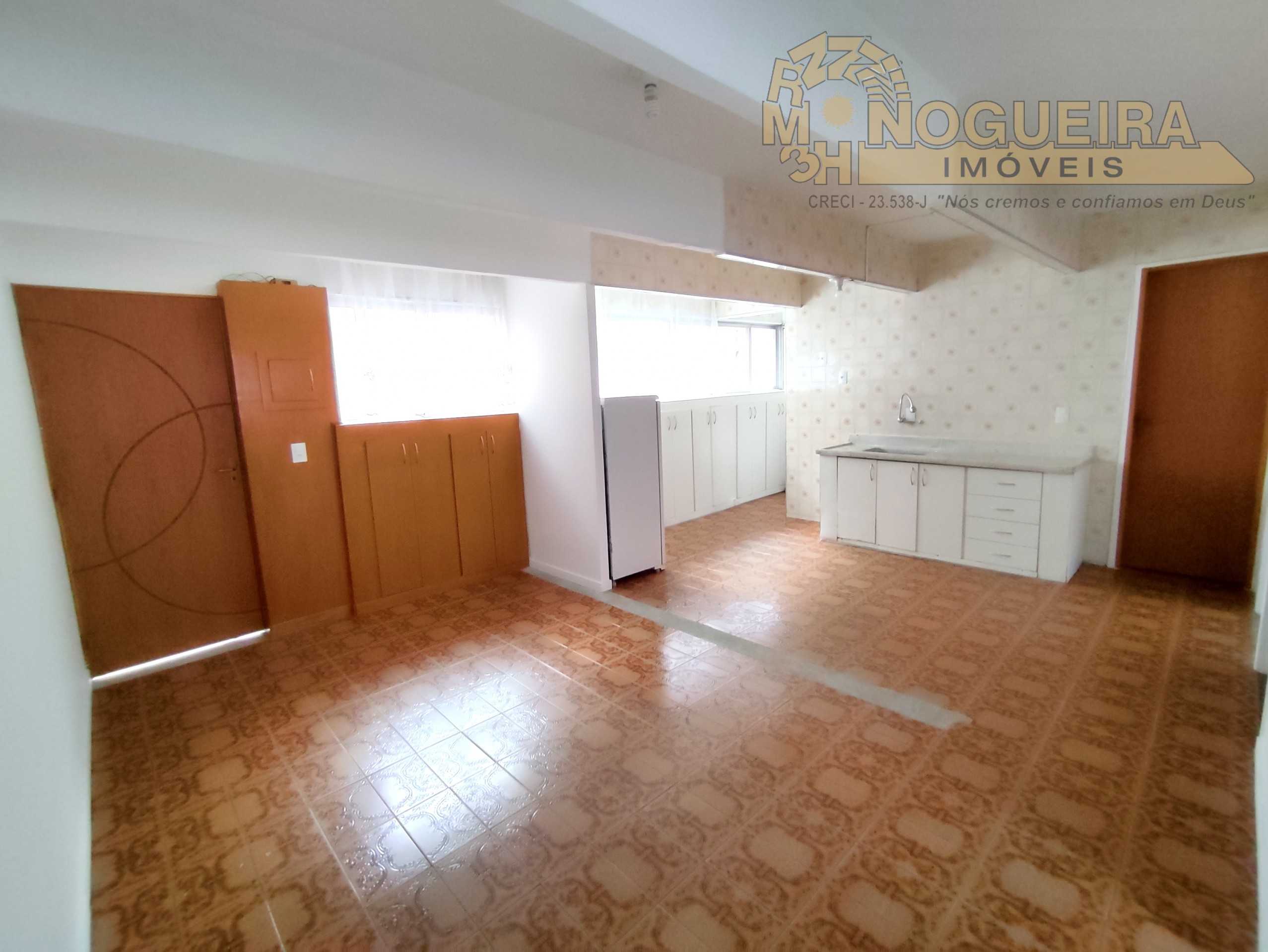 Ótimo Apartamento Condomínio São Paulo - Primeiro Andar.