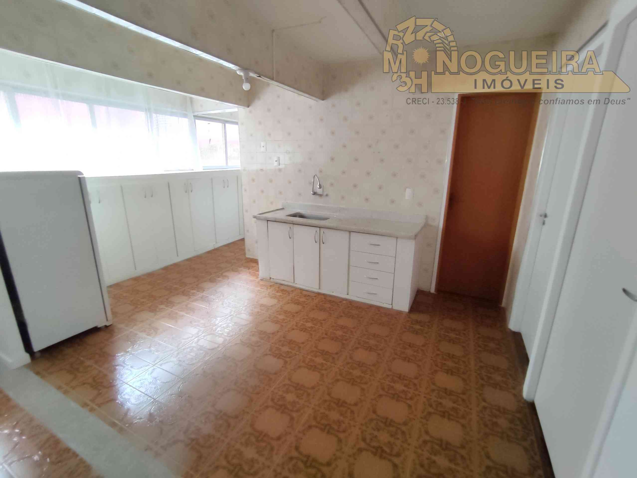 Ótimo Apartamento Condomínio São Paulo - Primeiro Andar.