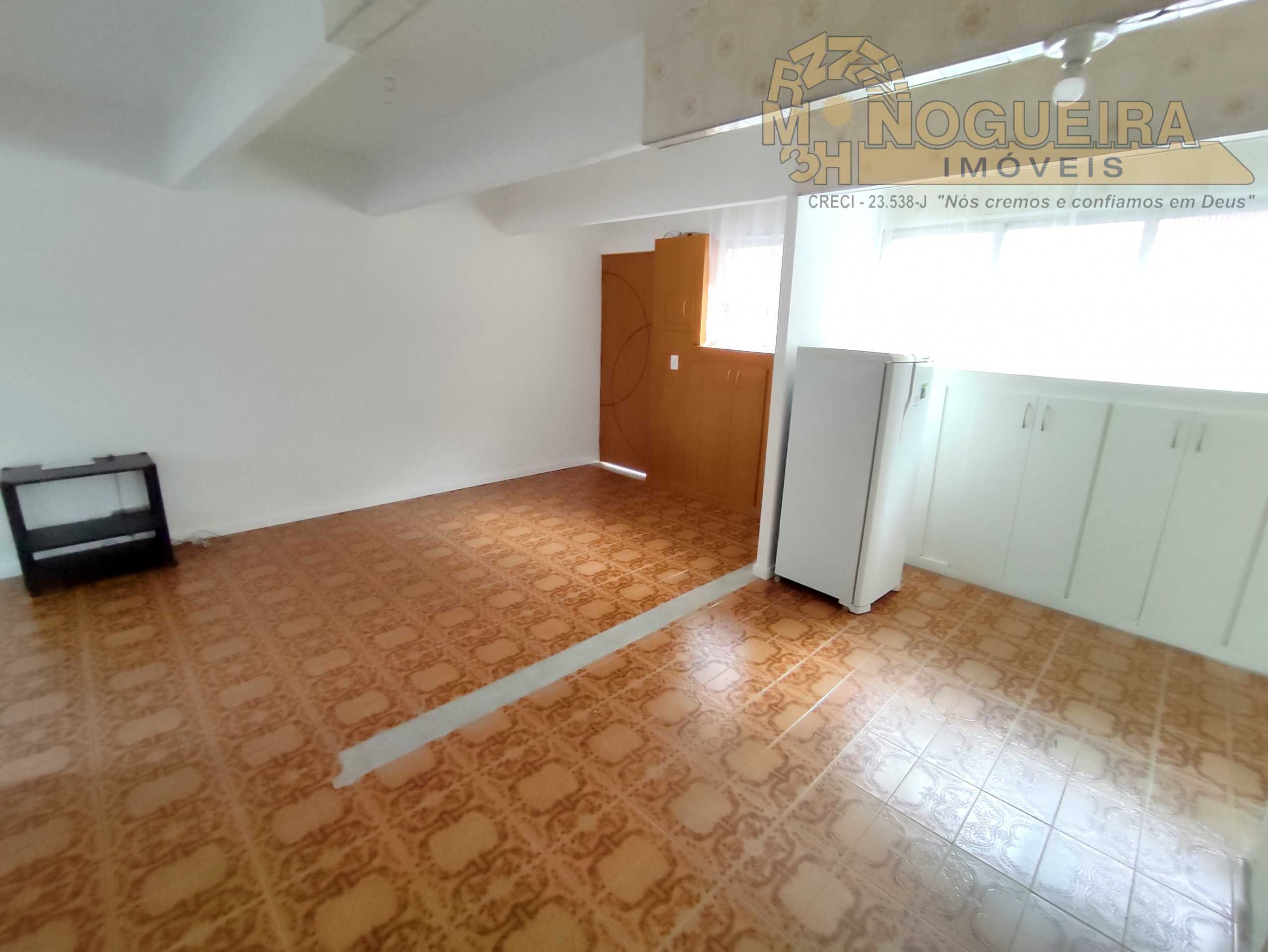 Ótimo Apartamento Condomínio São Paulo - Primeiro Andar.