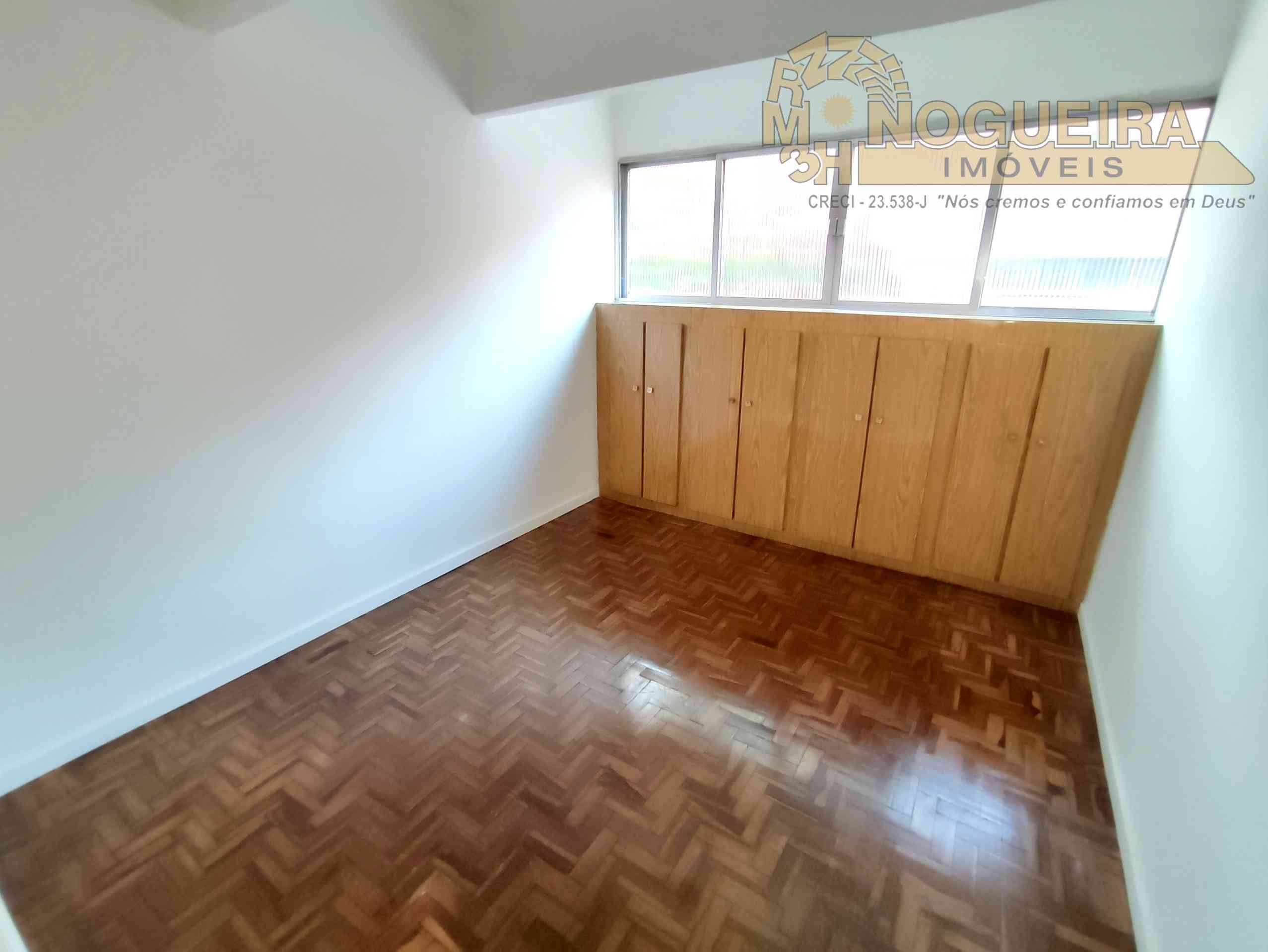 Ótimo Apartamento Condomínio São Paulo - Primeiro Andar.