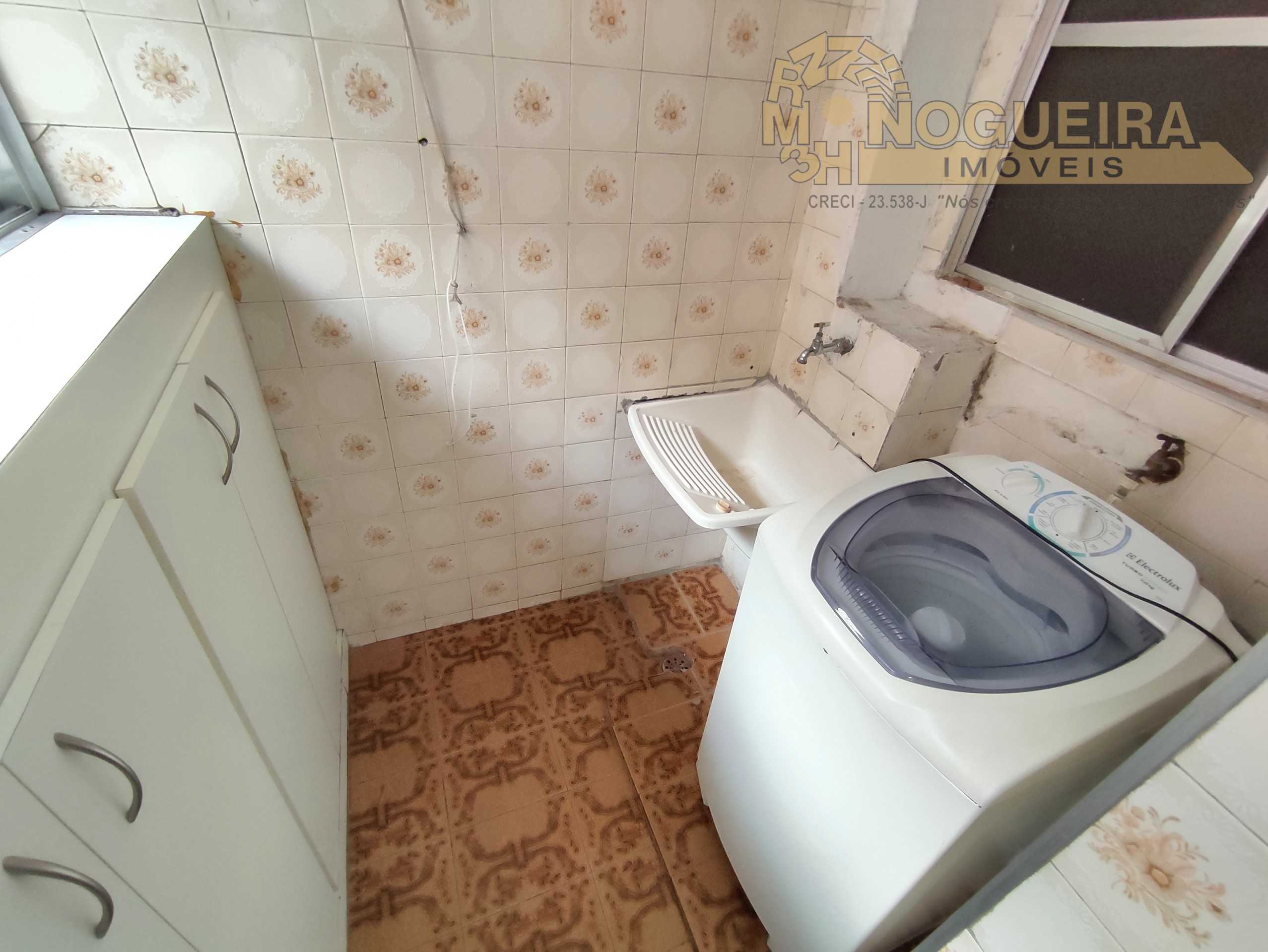 Ótimo Apartamento Condomínio São Paulo - Primeiro Andar.