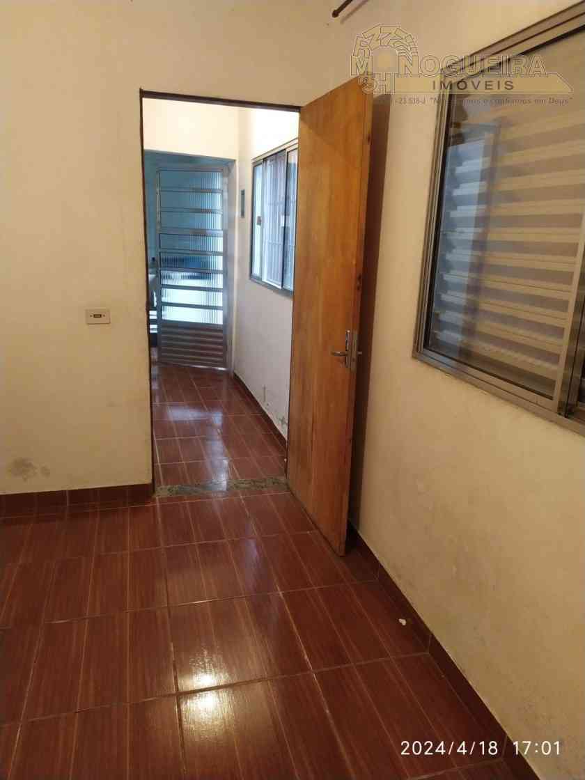 Sobrado no Parque Uirapuru com 4 dormts sendo 1 suíte, 2 vagas