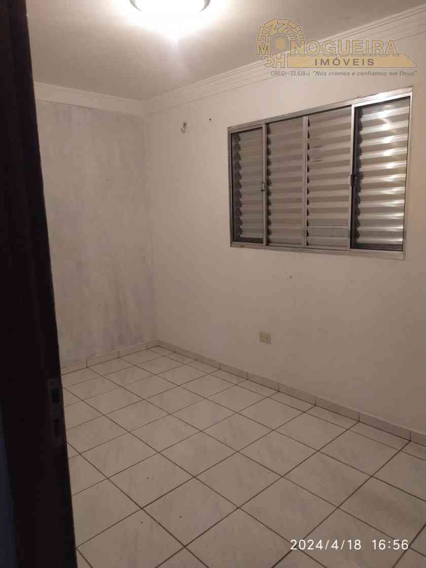 Sobrado no Parque Uirapuru com 4 dormts sendo 1 suíte, 2 vagas