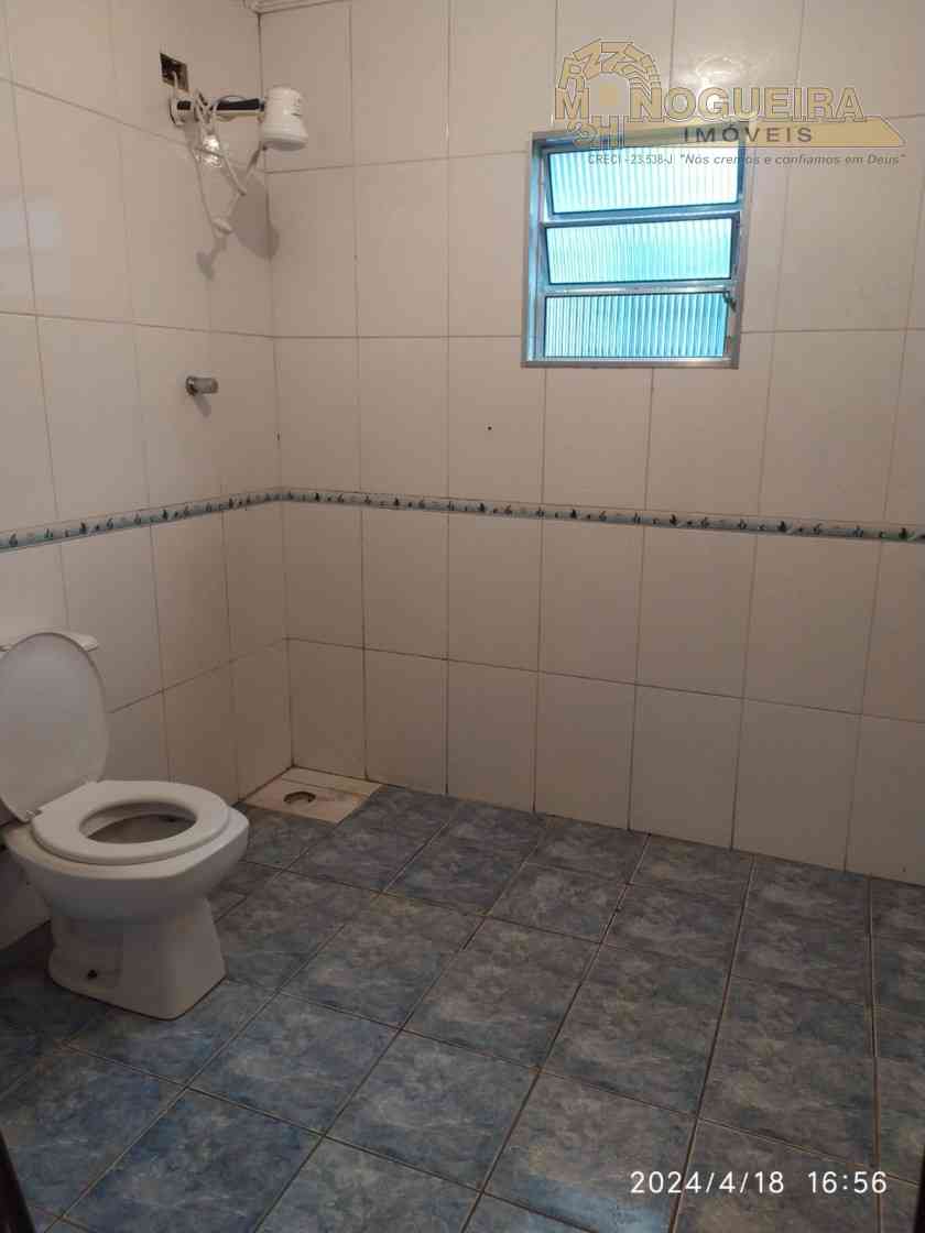 Sobrado no Parque Uirapuru com 4 dormts sendo 1 suíte, 2 vagas