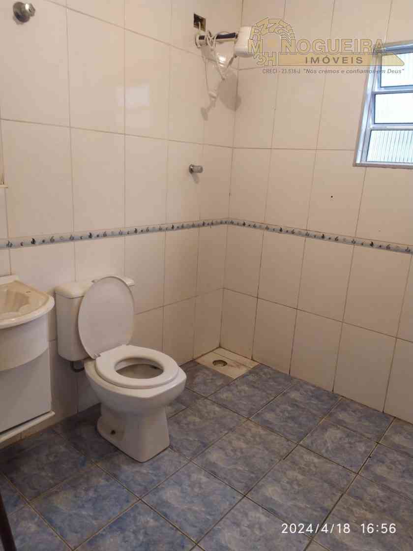 Sobrado no Parque Uirapuru com 4 dormts sendo 1 suíte, 2 vagas