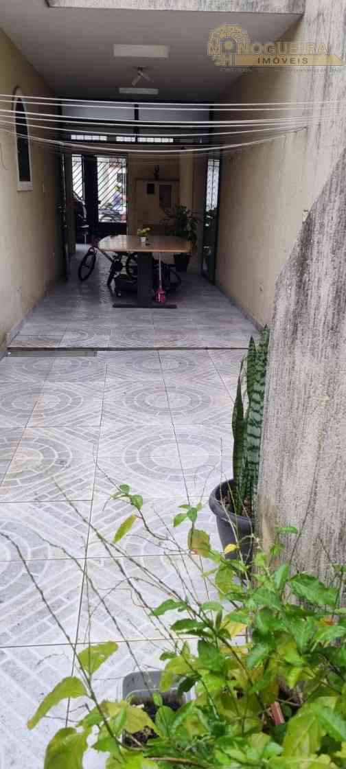 Sobrado 3 Domritórios c/ 1 Suíte - Vila Galvão