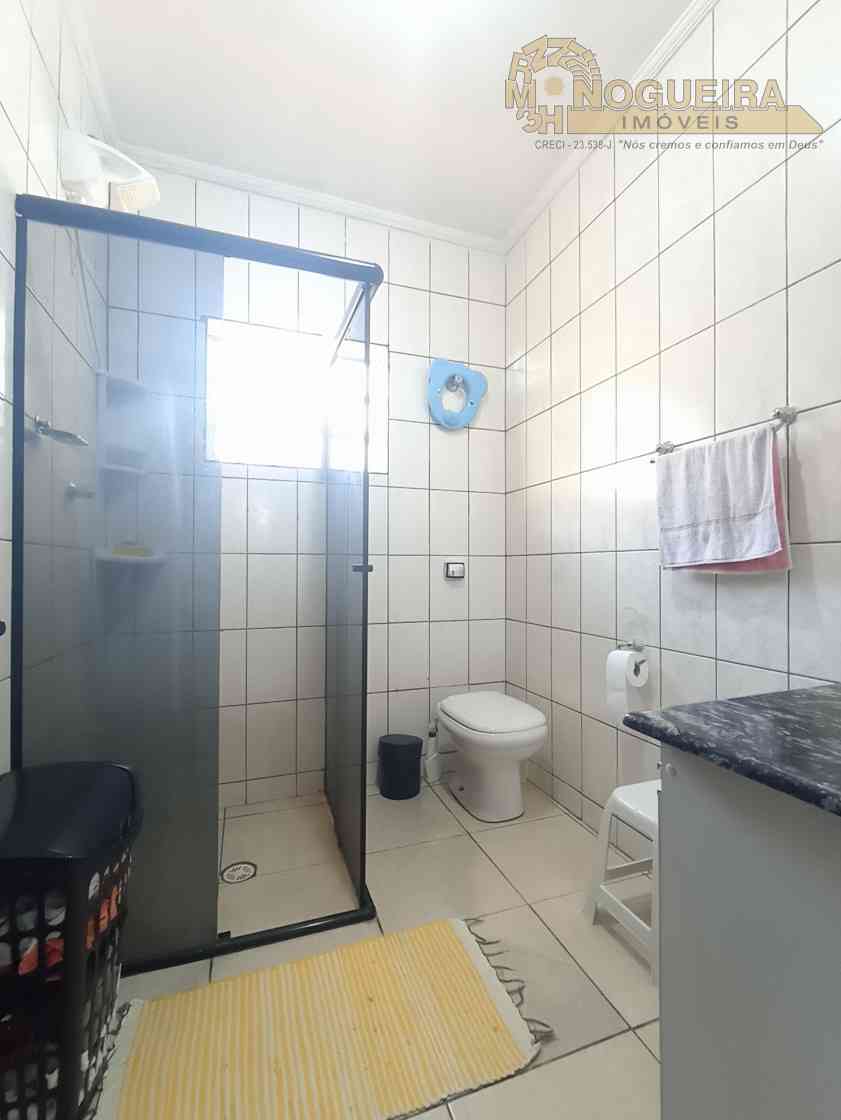 Sobrado a venda com 4 dormitórios