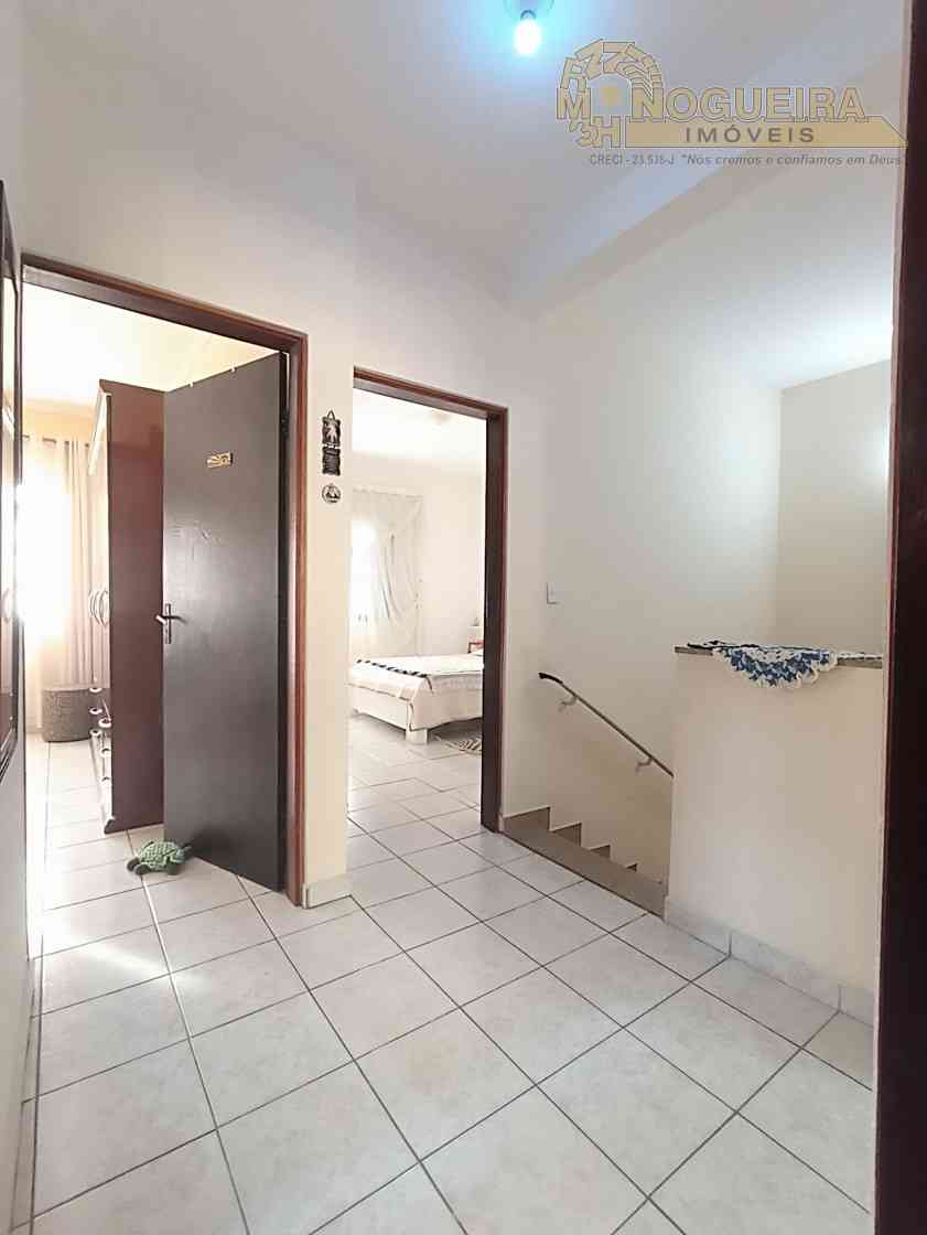 Sobrado a venda com 4 dormitórios