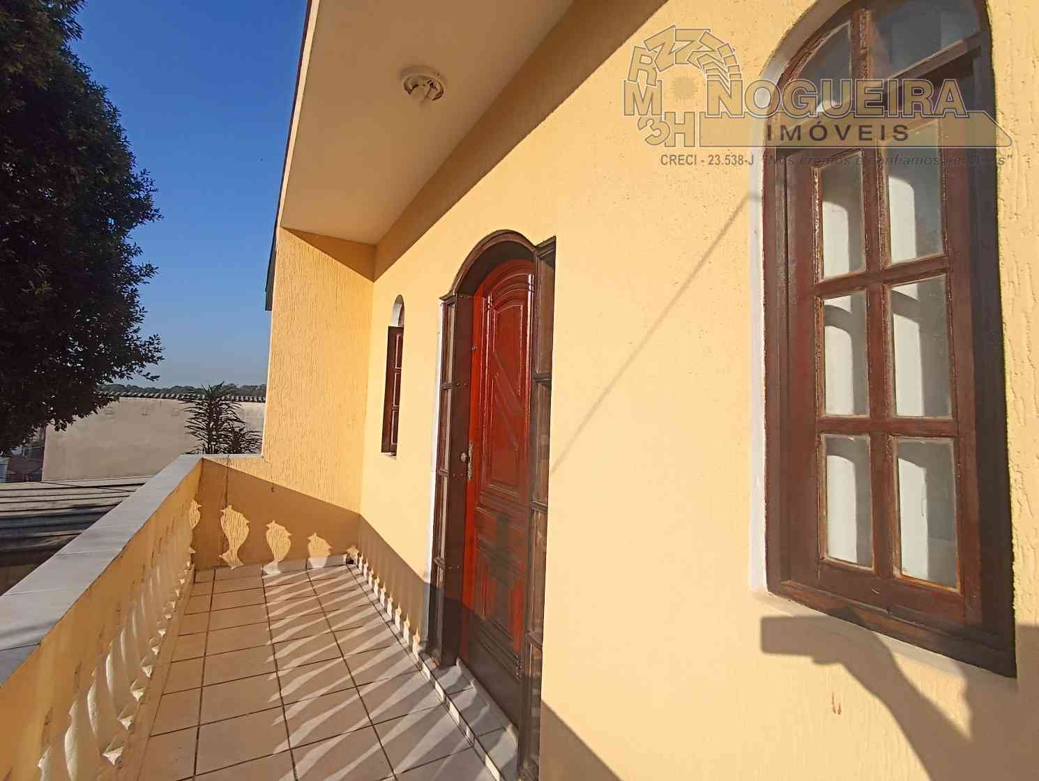 Sobrado a venda com 4 dormitórios