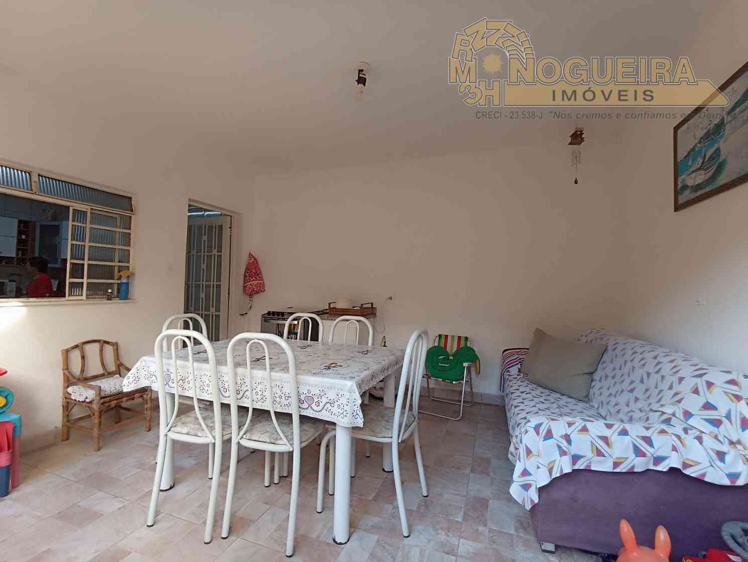 Sobrado a venda com 4 dormitórios