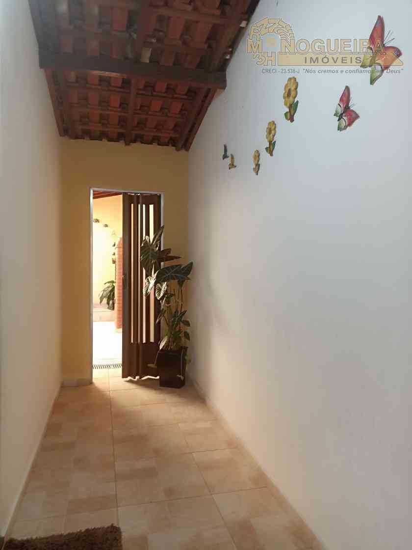 Sobrado a venda com 4 dormitórios