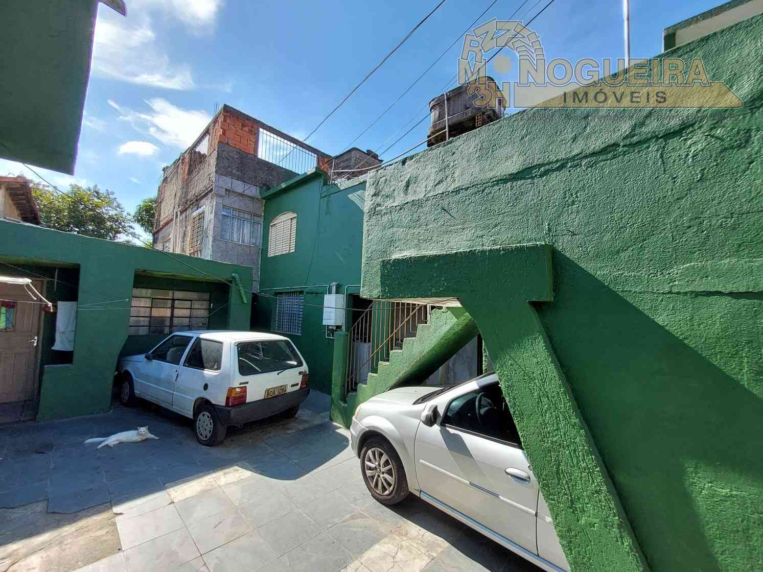 Terreno com 4 casas antigas bom para investir - Jardim Bela Vista