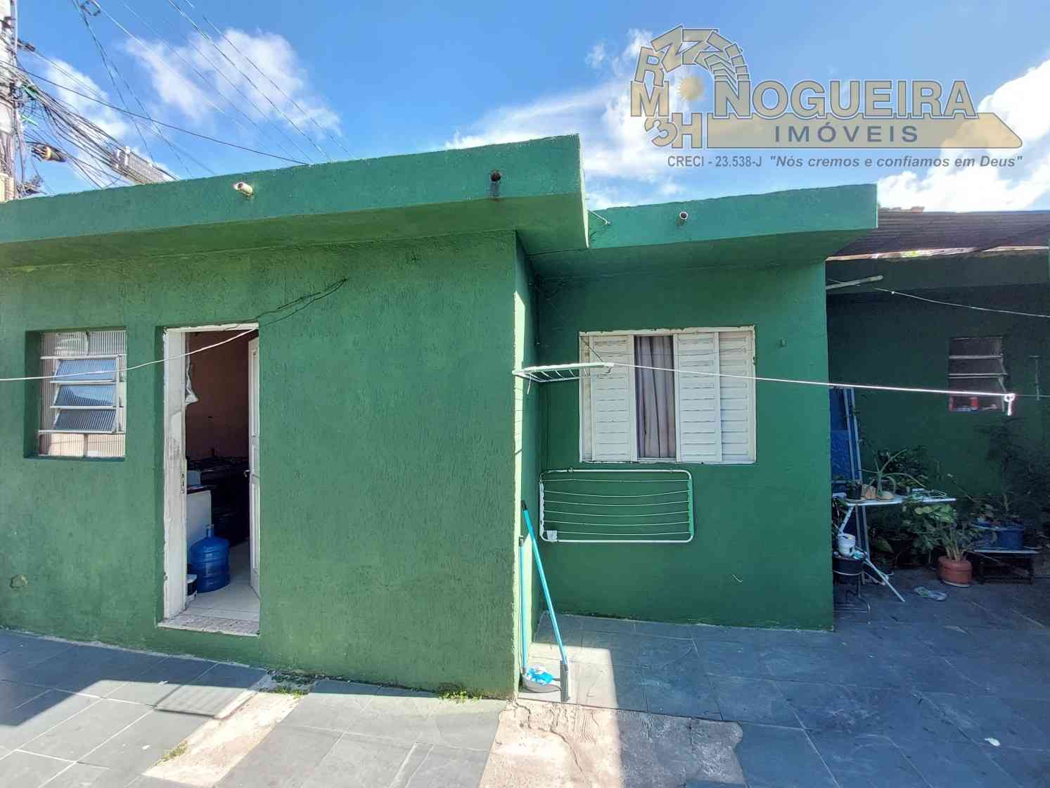 Terreno com 4 casas antigas bom para investir - Jardim Bela Vista