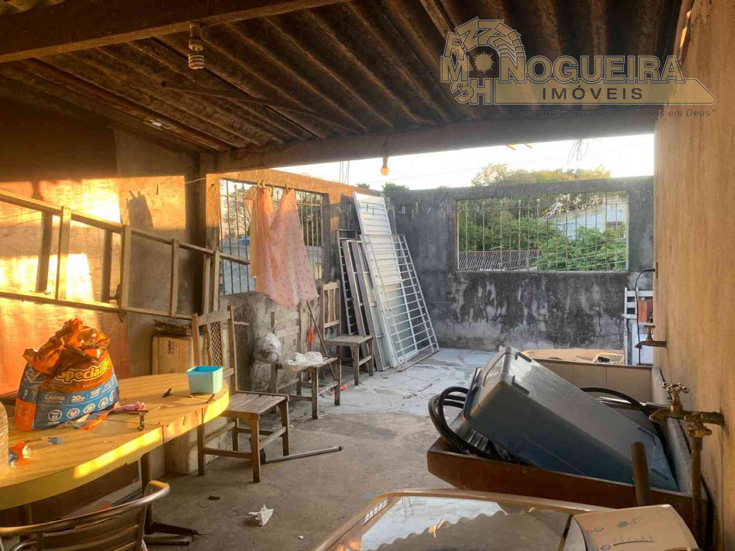 Terreno com 4 casas antigas bom para investir - Jardim Bela Vista