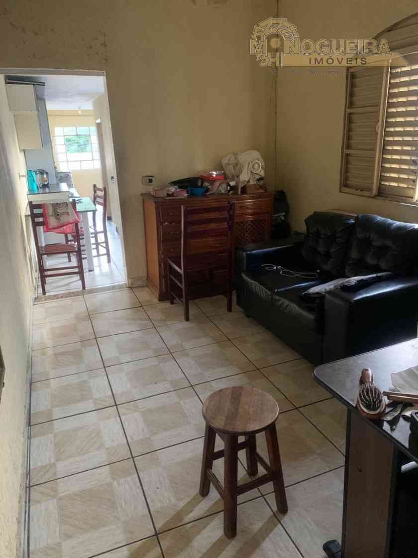 Terreno com 4 casas antigas bom para investir - Jardim Bela Vista