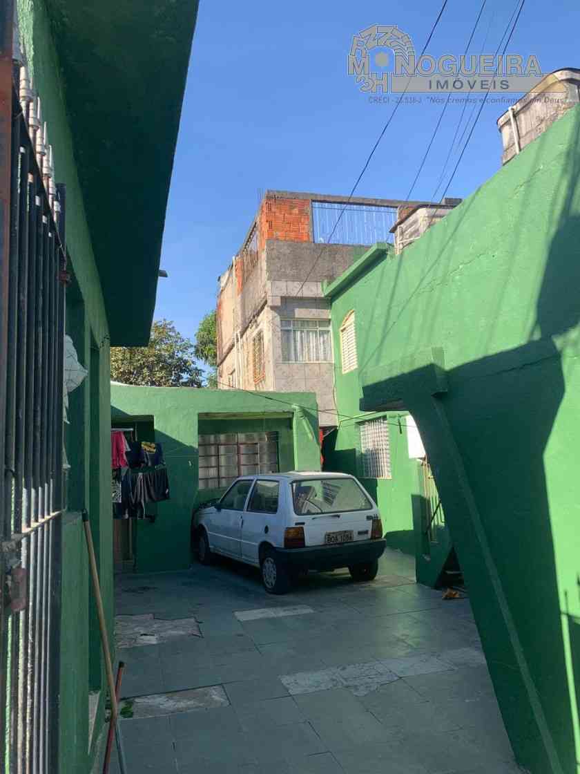 Terreno com 4 casas antigas bom para investir - Jardim Bela Vista