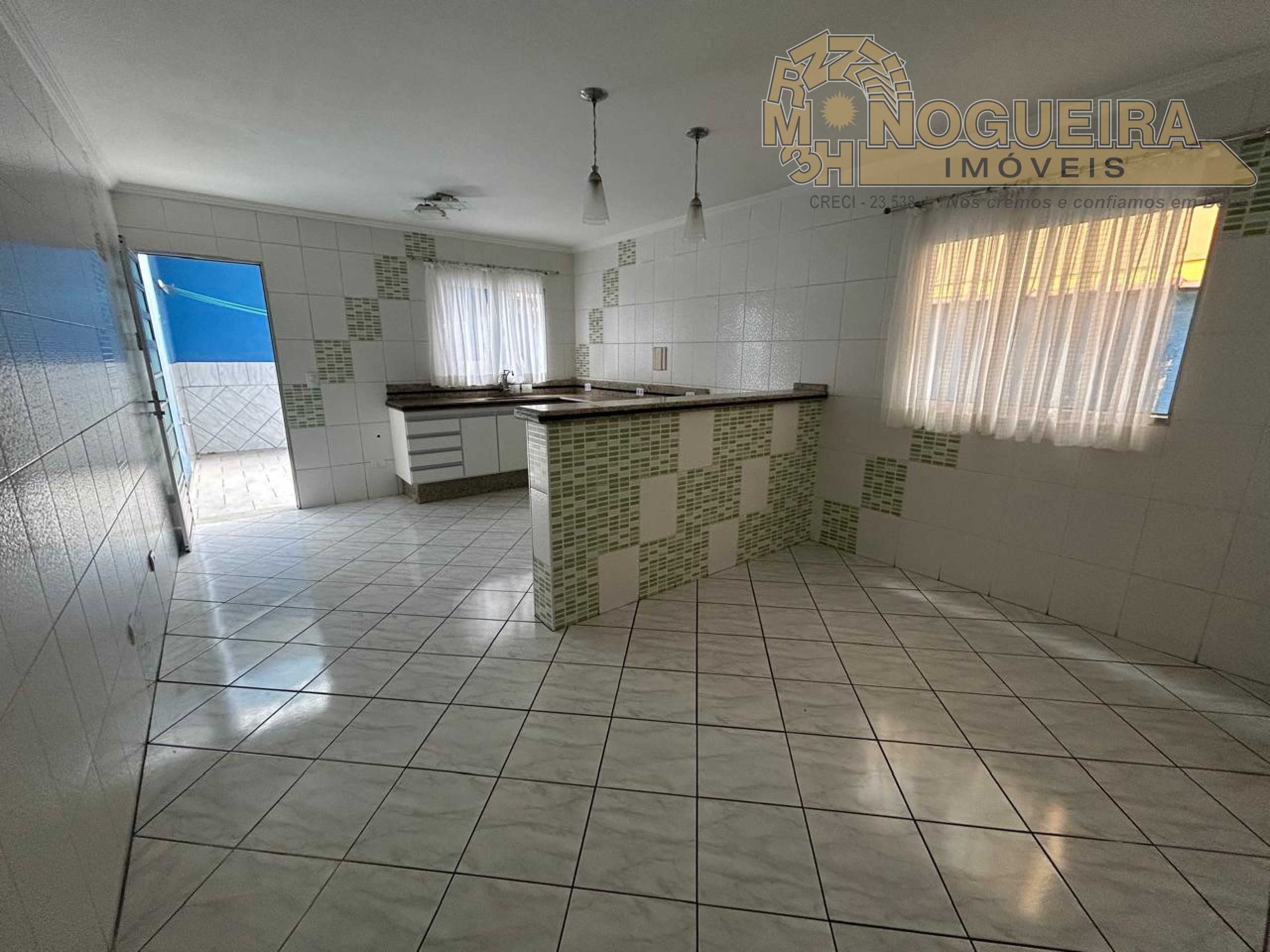 Sobrado com 4 Dormitórios Pq. Industrial Cumbica