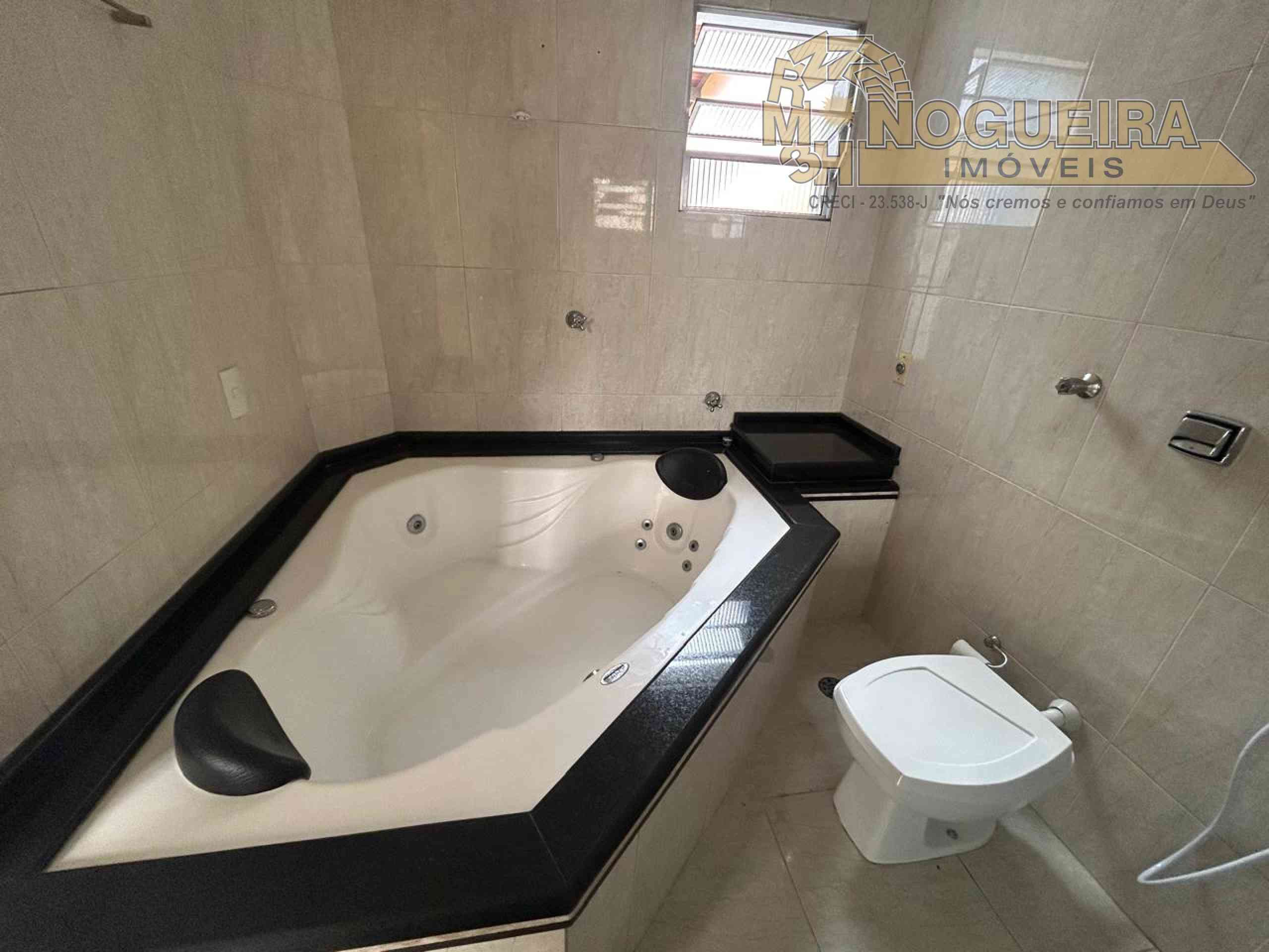 Sobrado com 4 Dormitórios Pq. Industrial Cumbica