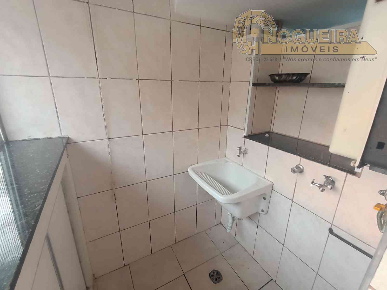 Ótimo Apartamento Condomínio Santa Catarina