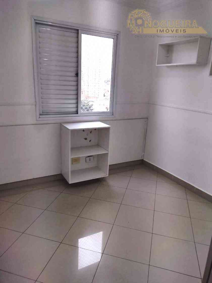 APARTAMENTO 2 DORMITÓRIOS C/ 1 SUÍTE - VILA ARICANDUVA