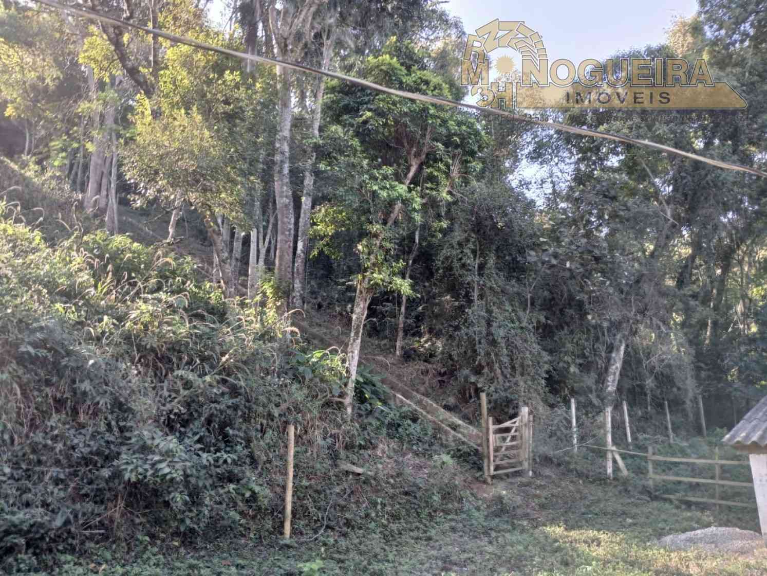 Chacará  2 Dormitórios c/ 1 Suíte - Nazaré Paulista