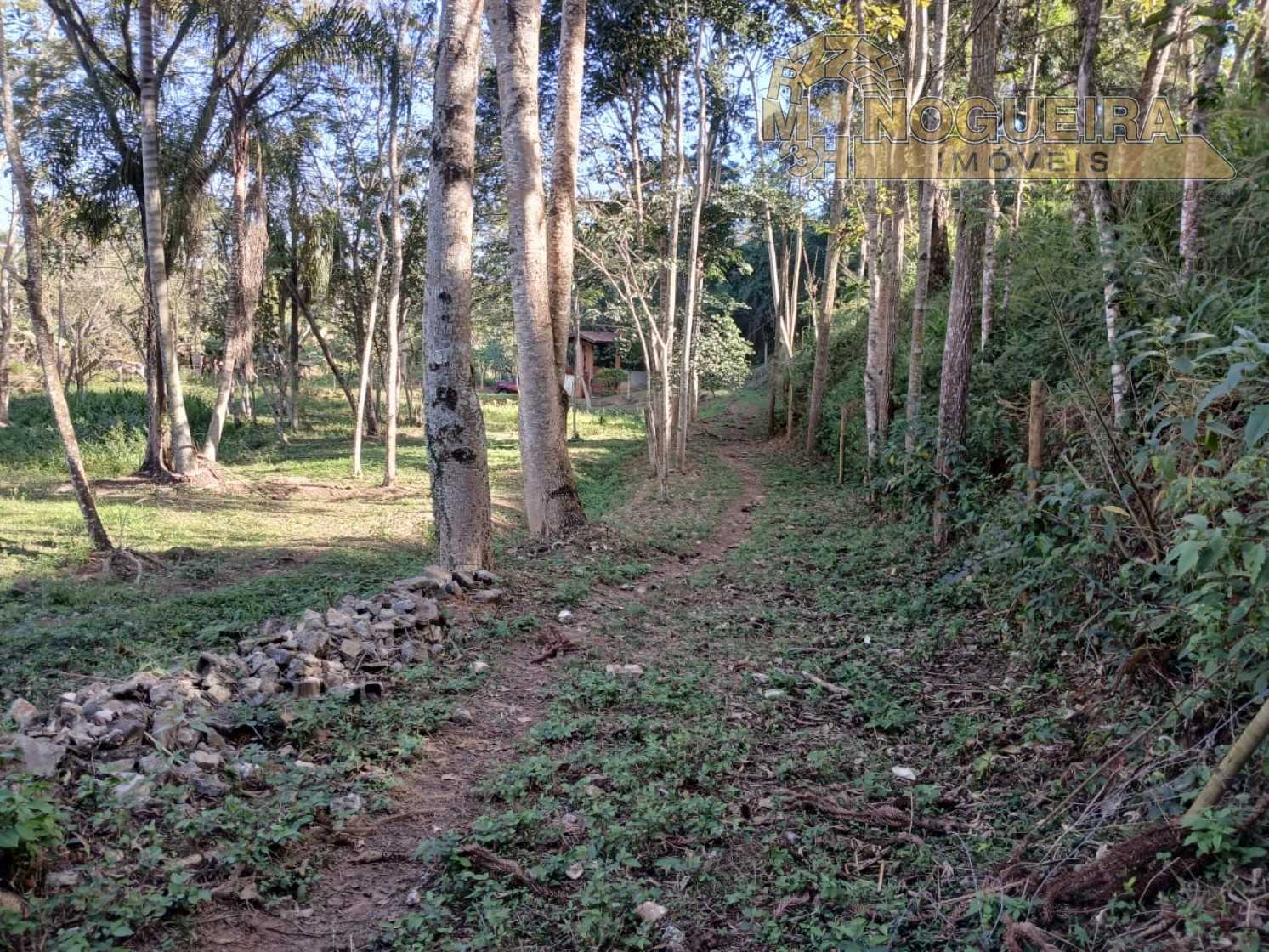 Chacará  2 Dormitórios c/ 1 Suíte - Nazaré Paulista