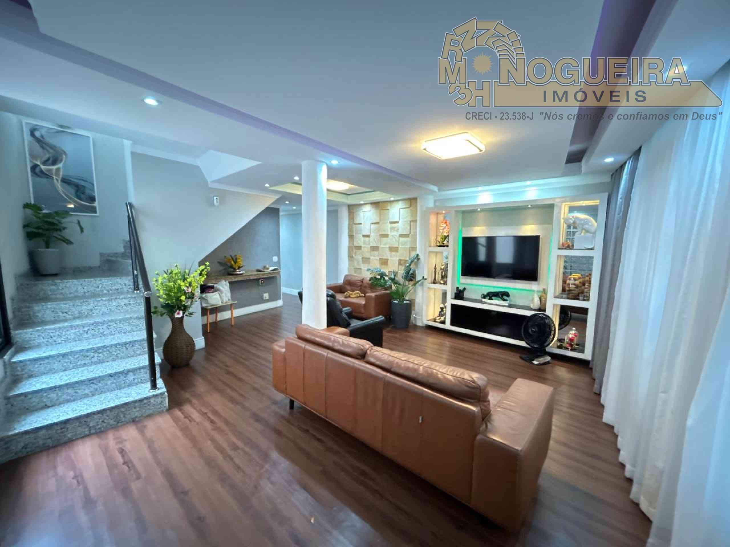 Lindo sobrado com edicula  no Bom Clima