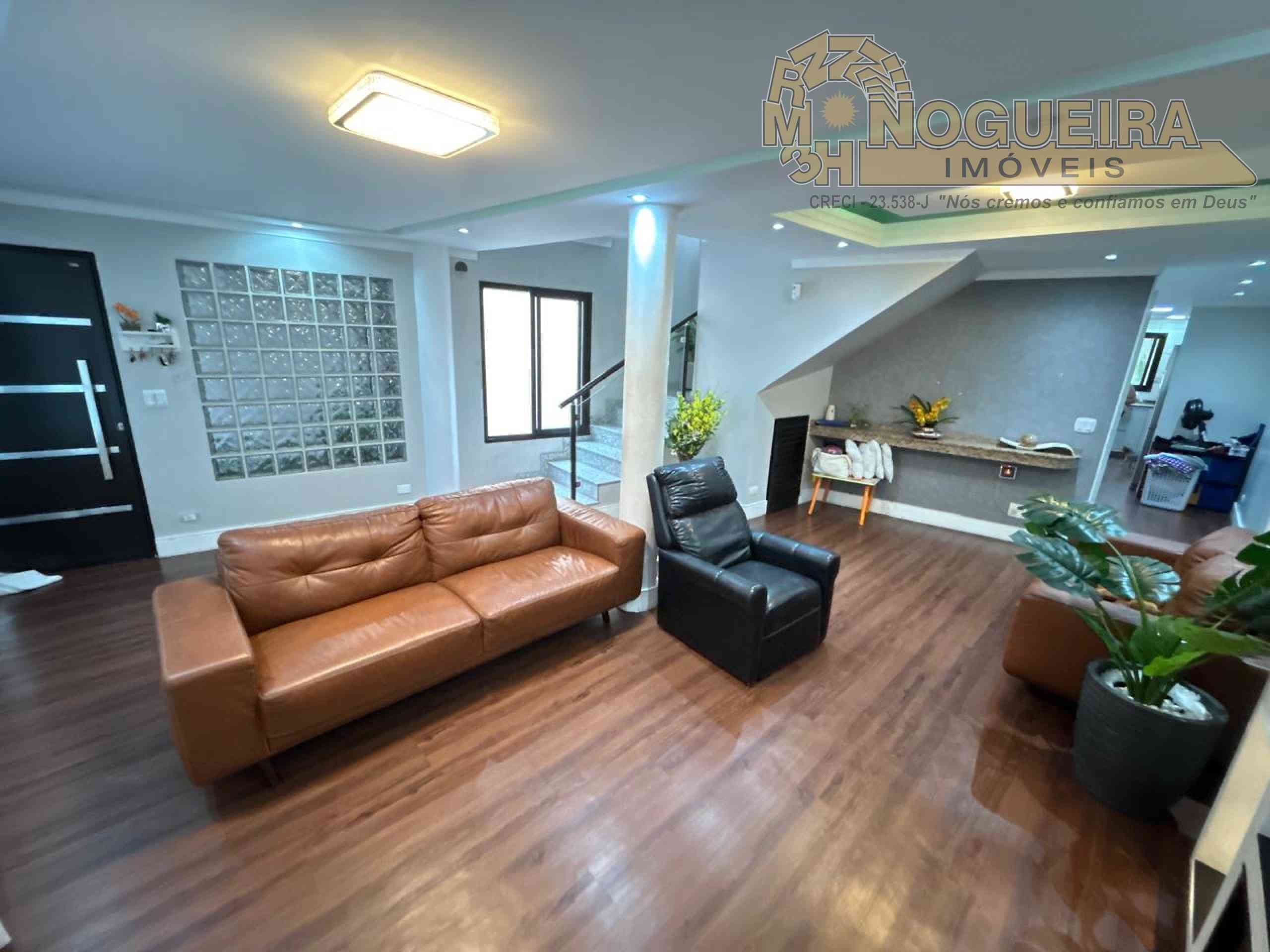 Lindo sobrado com edicula  no Bom Clima