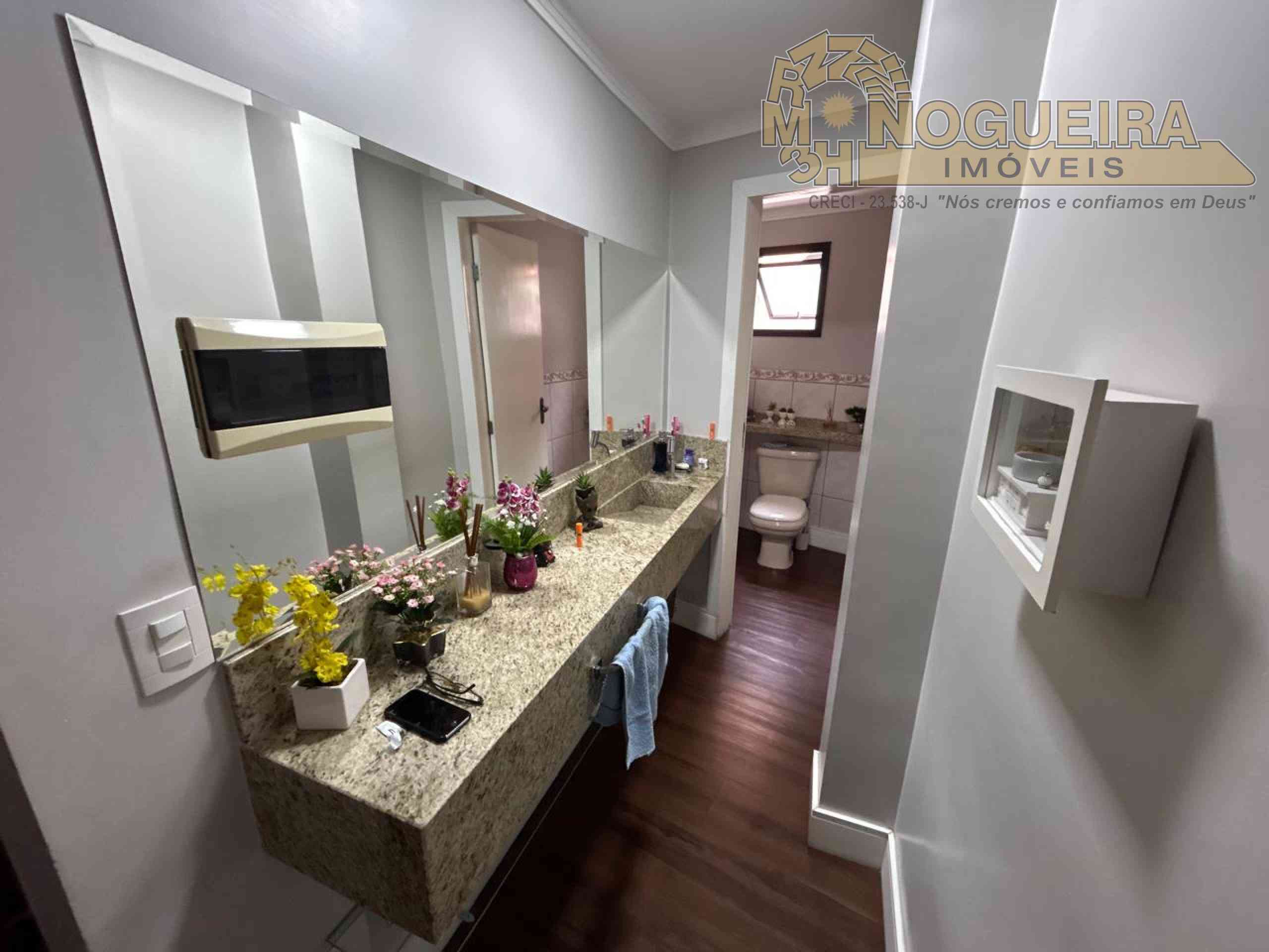 Lindo sobrado com edicula  no Bom Clima