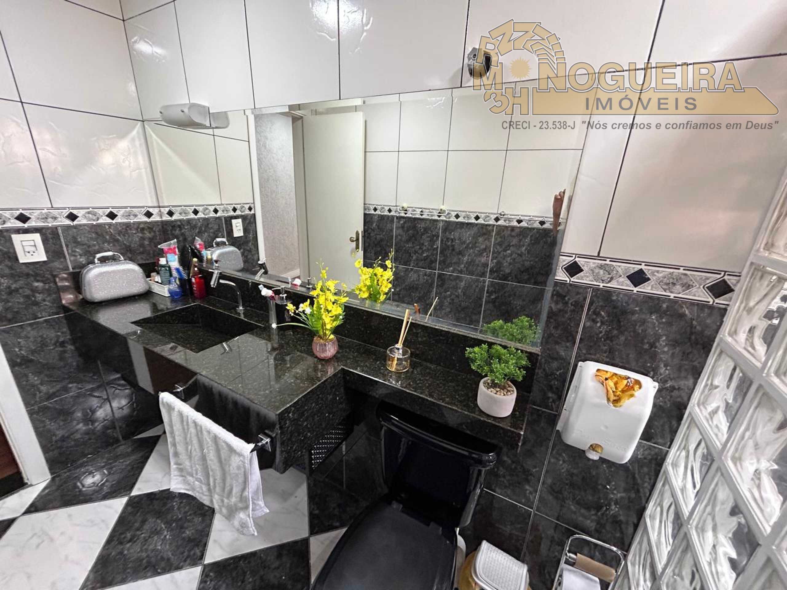 Lindo sobrado com edicula  no Bom Clima