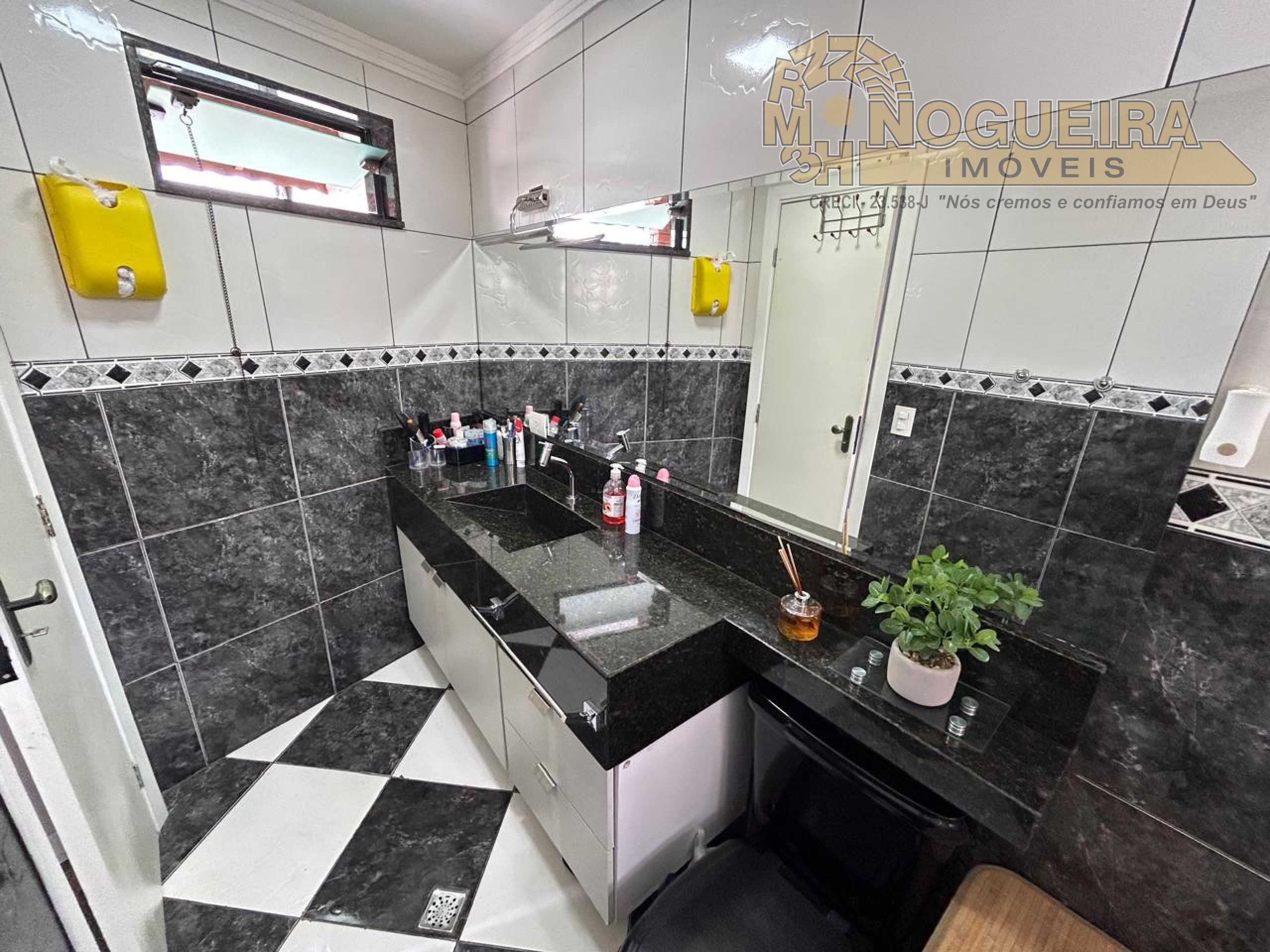 Lindo sobrado com edicula  no Bom Clima