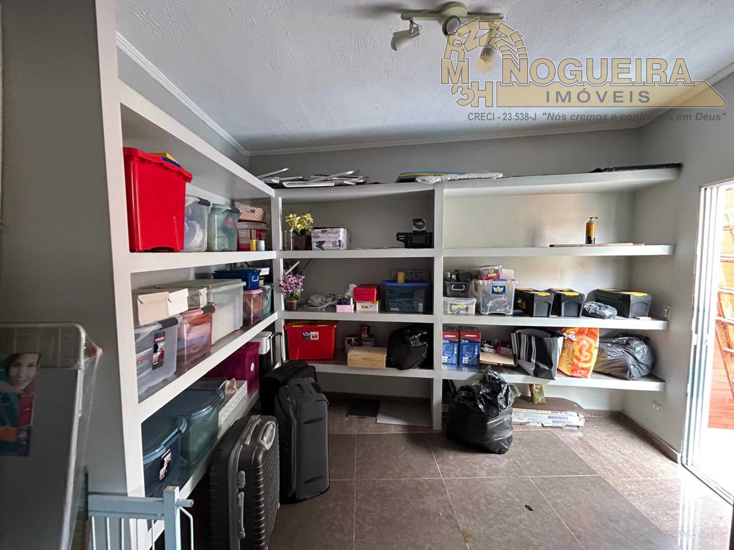 Lindo sobrado com edicula  no Bom Clima