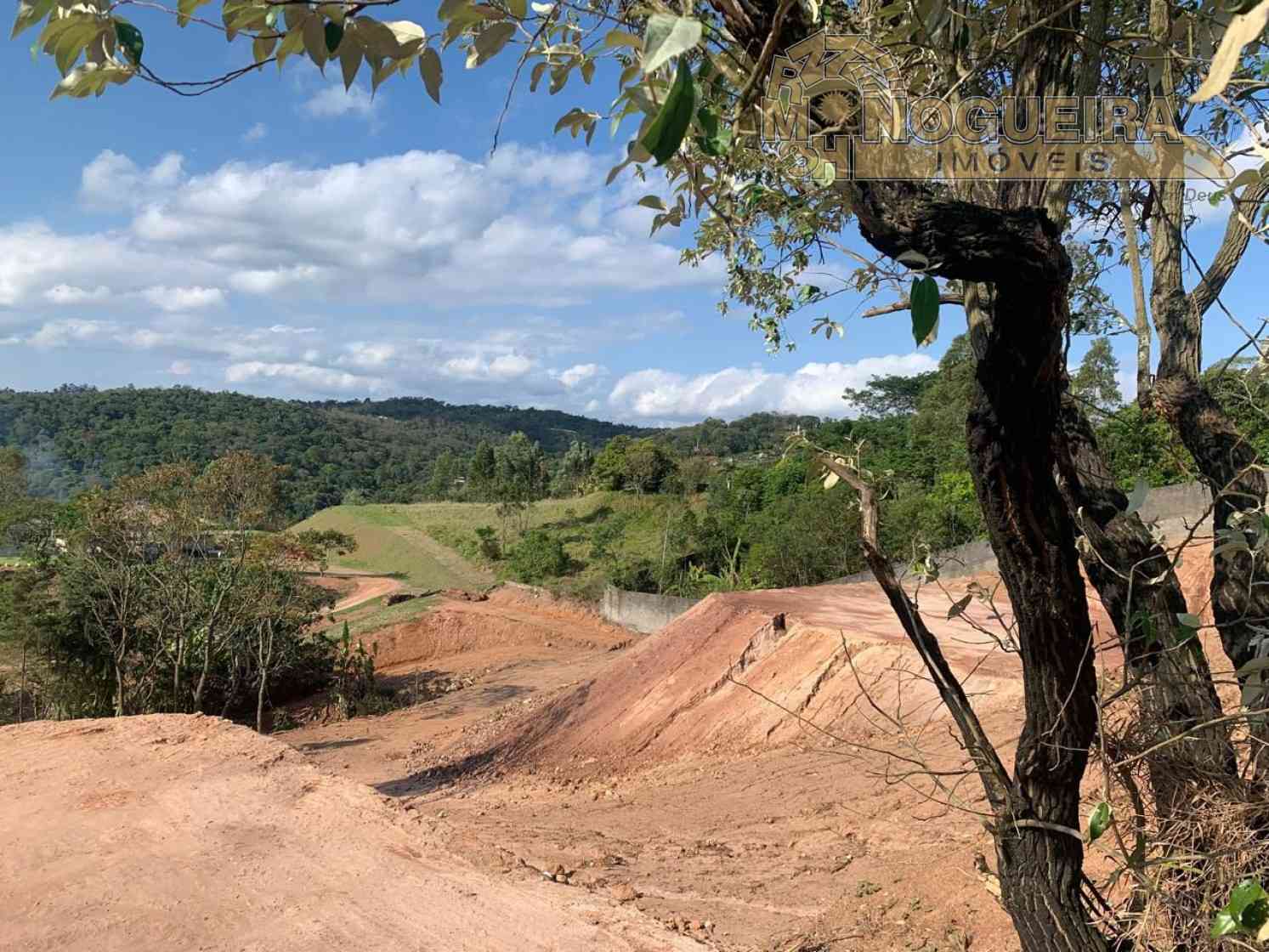 Vendo lote 5.000 m² em condomínio fechado em Atibaia