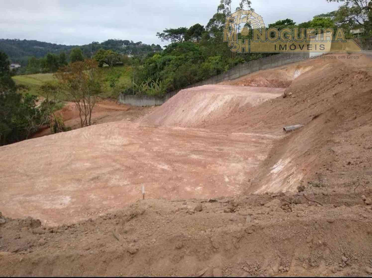 Vendo lote 5.000 m² em condomínio fechado em Atibaia