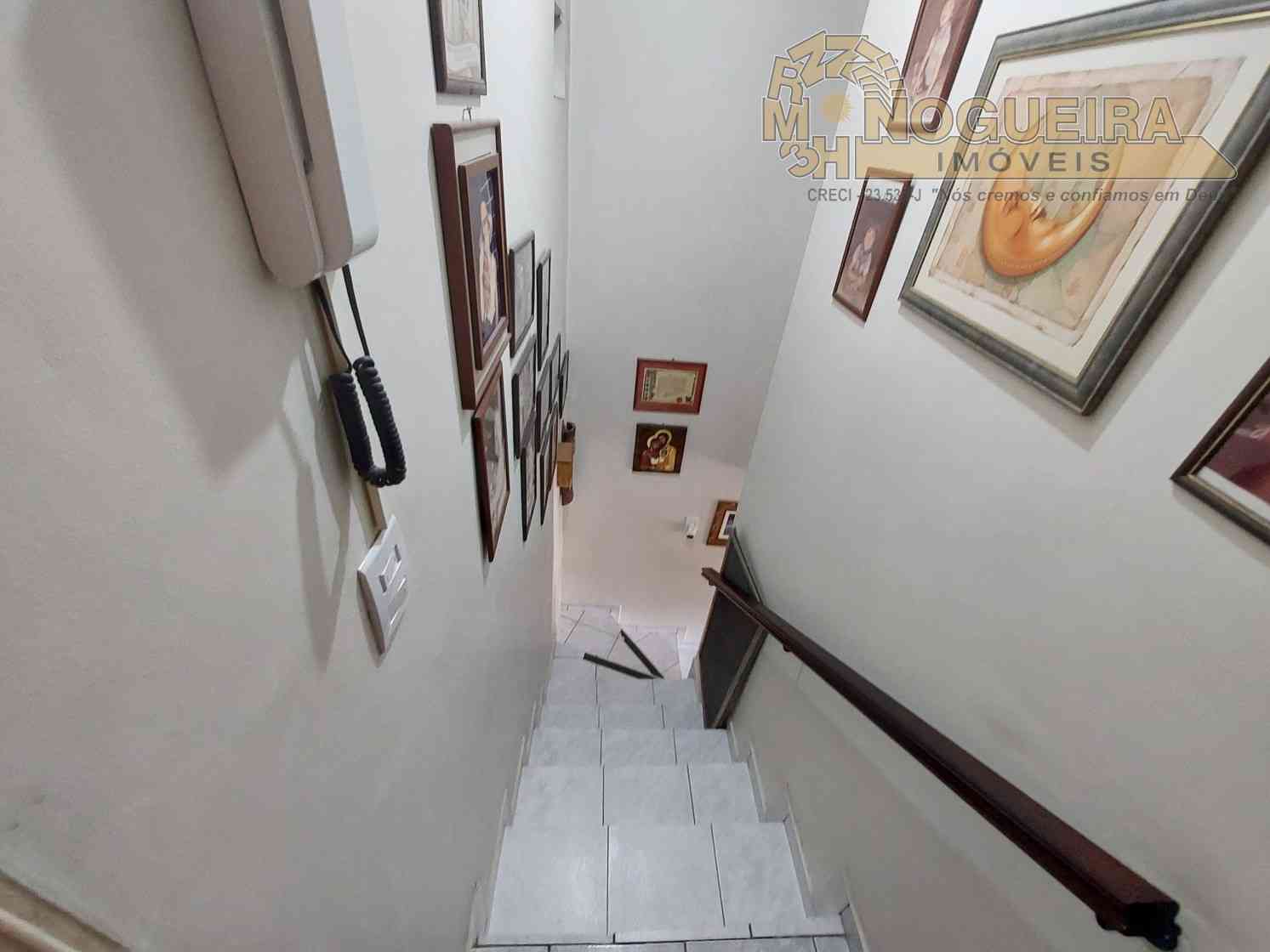 Ótimo Sobrado com 2 suítes - Vila Maranduba