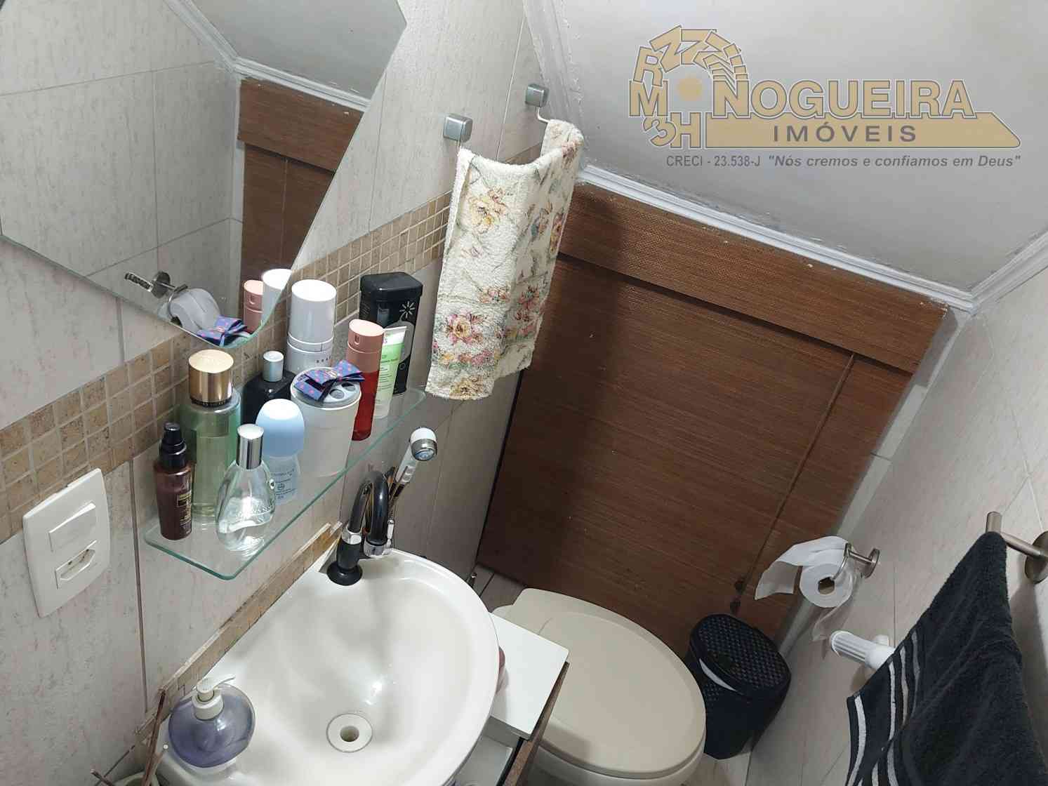 Ótimo Sobrado com 2 suítes - Vila Maranduba