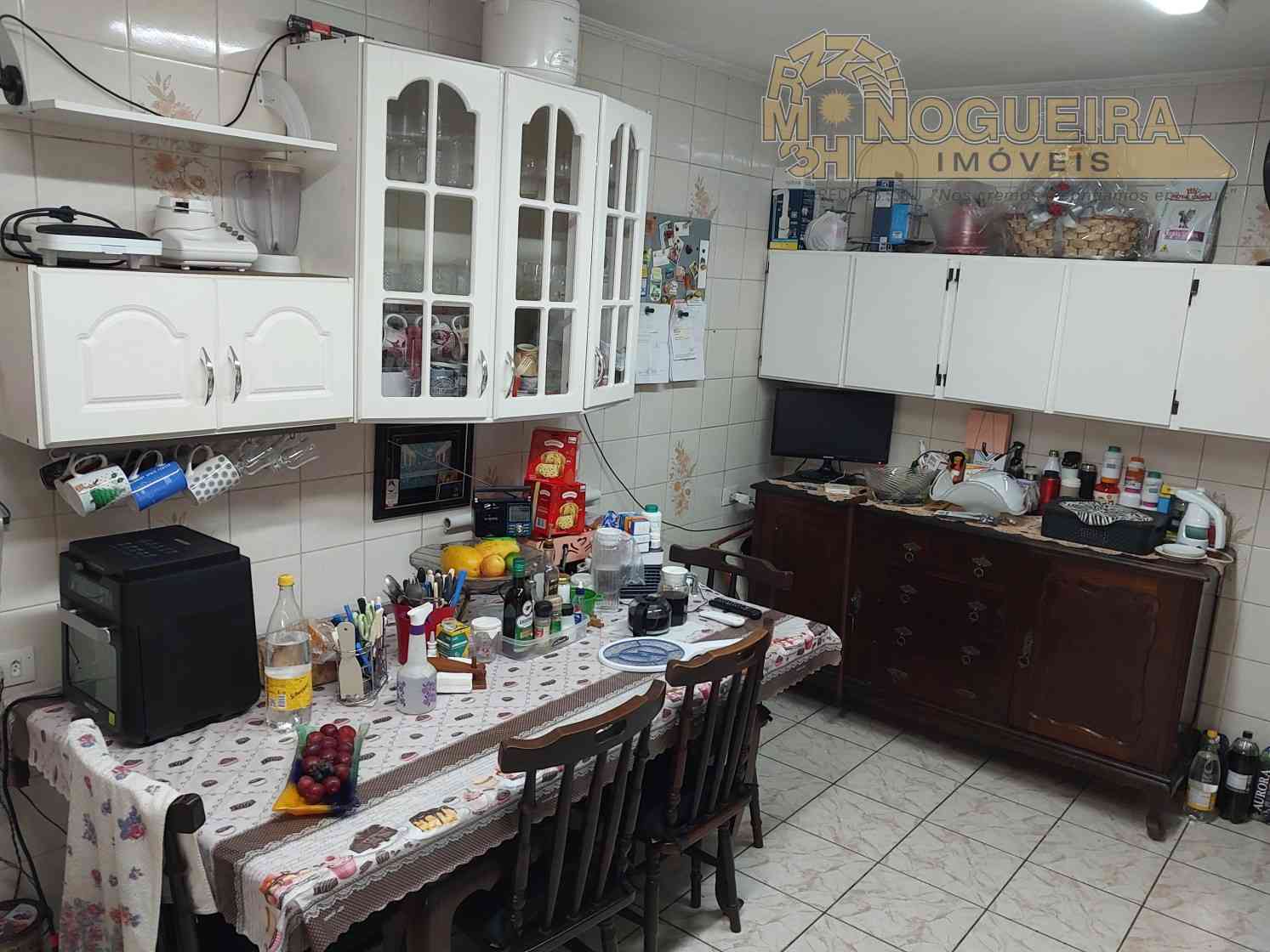 Ótimo Sobrado com 2 suítes - Vila Maranduba